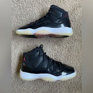 Air Jordan 11 retro 72-10 size 4.5 NWB
